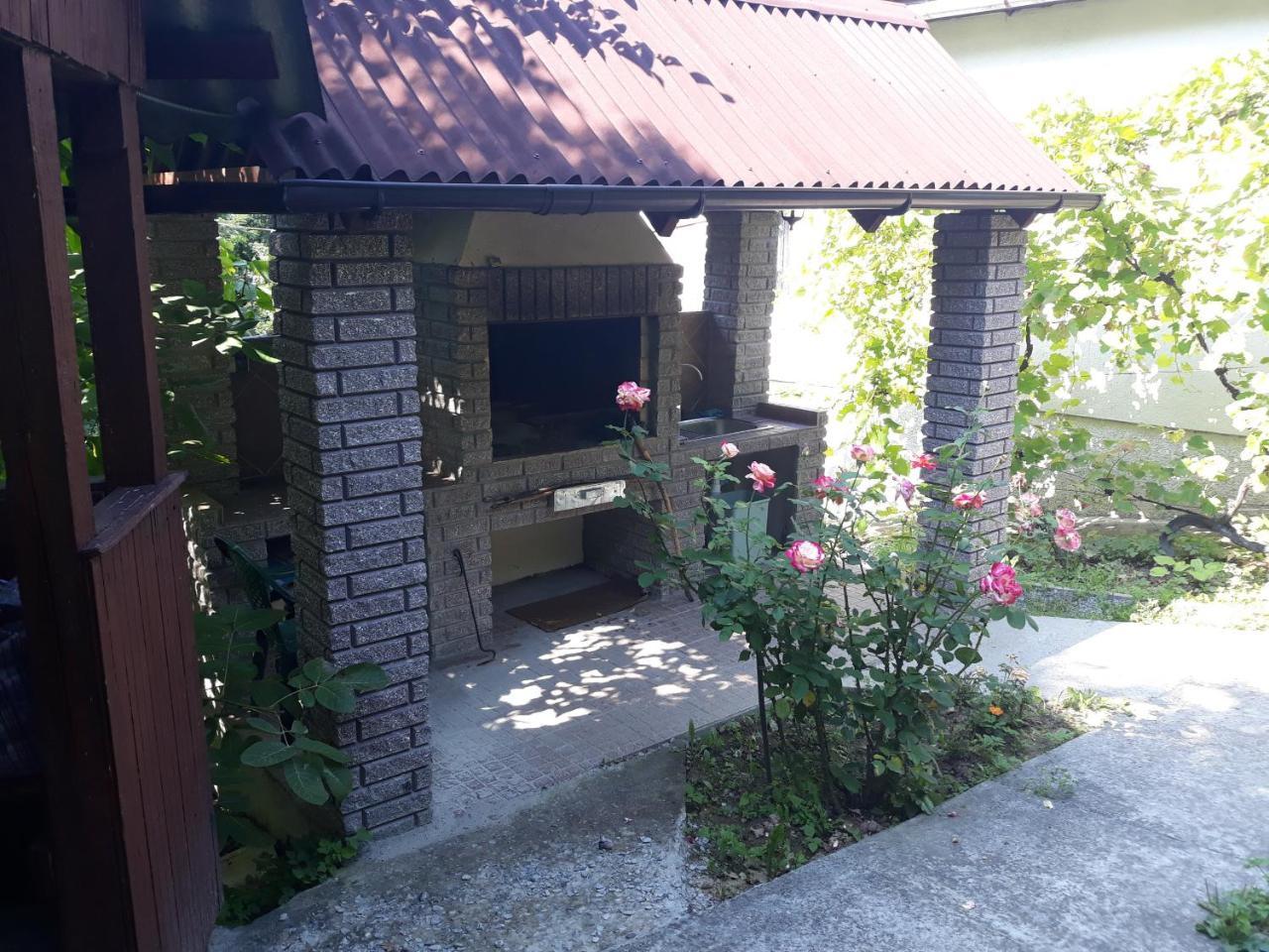Котедж "Лісовий Затишок" Glubokoye Extérieur photo